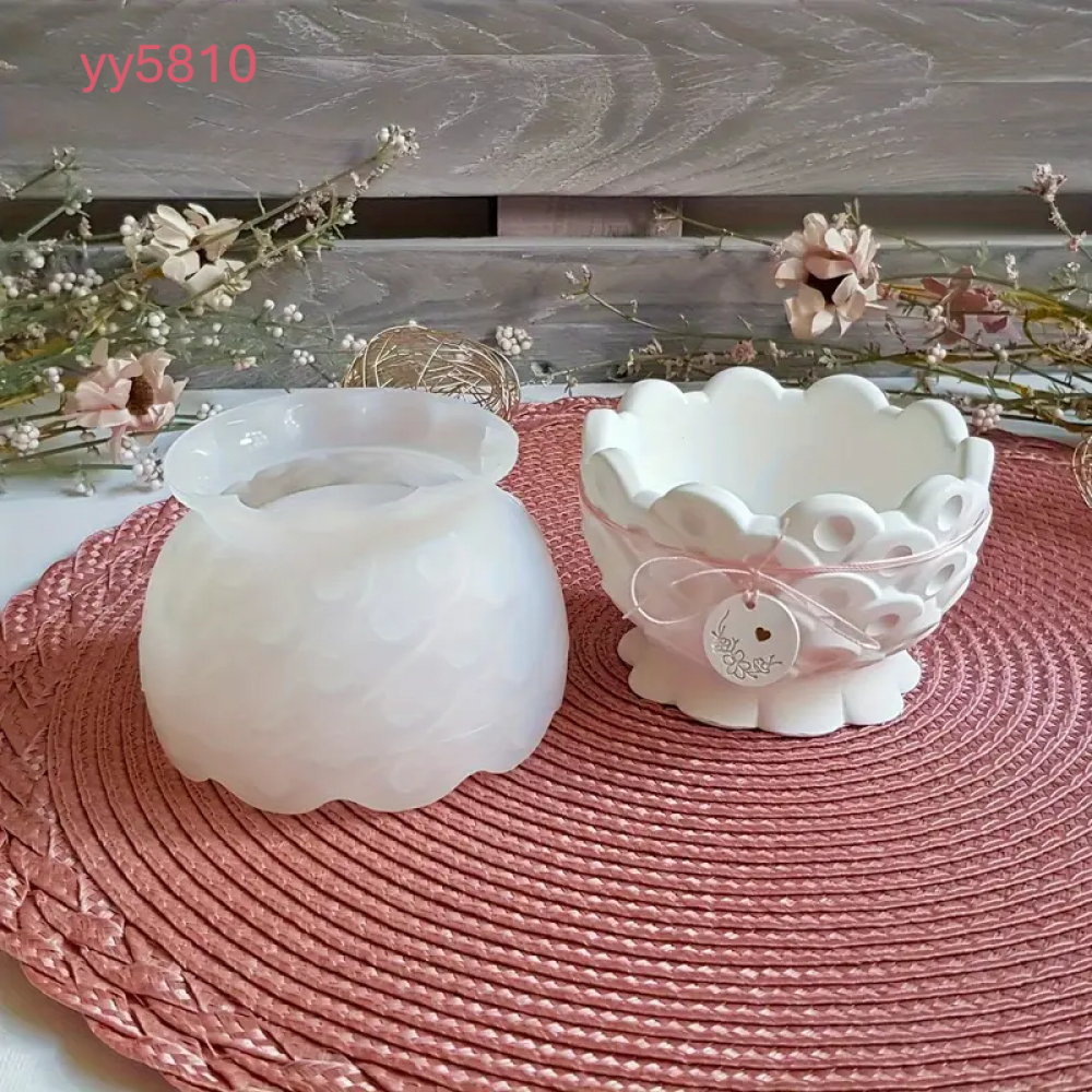  YY5810 Kabartma Kalpli Yuvarlak Mumluk Silikon Kalıp • El Yapımı Romantik Detaylı Tasarım ve Özel Günler için Hediye Seçeneği!