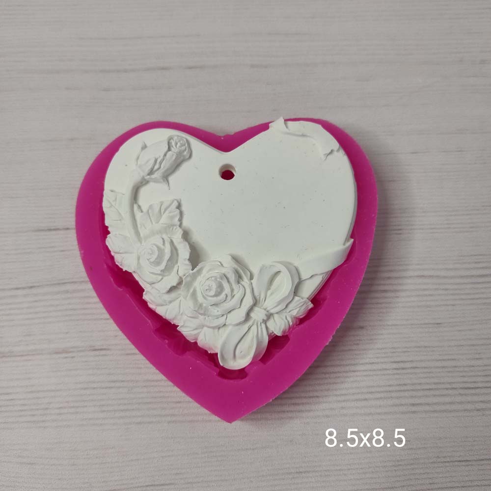 YY0091 Gül Desenli Kalp Silikon Kalıp