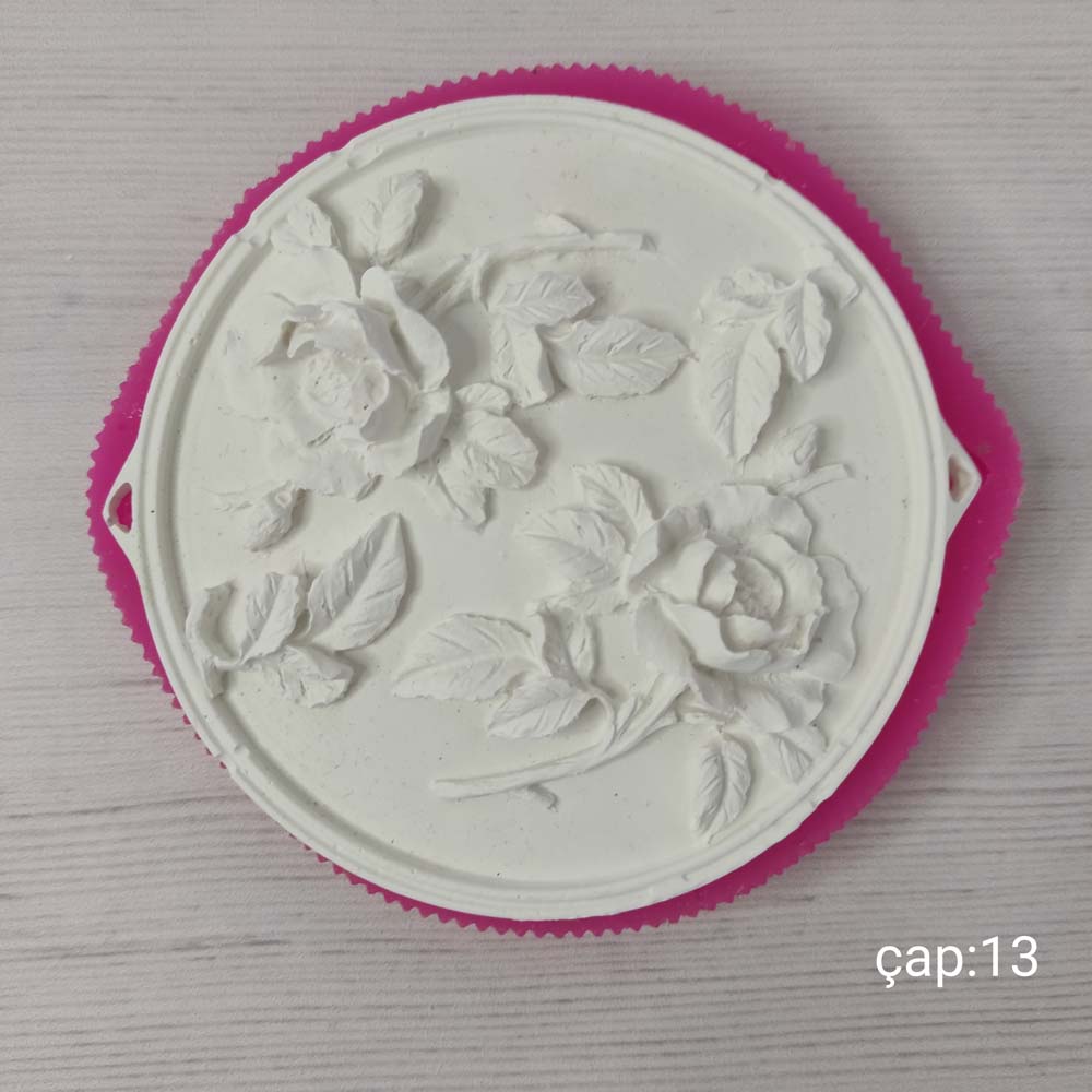 YY0176 Yuvarlak Taban Üzerinde Güller Silikon Kalıp