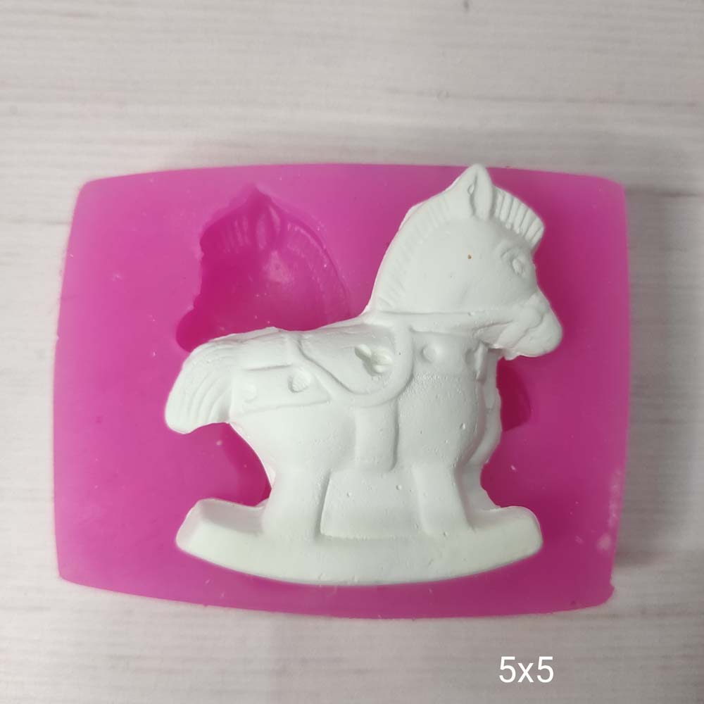 YY0556 Sallanan At Silikon Kalıp