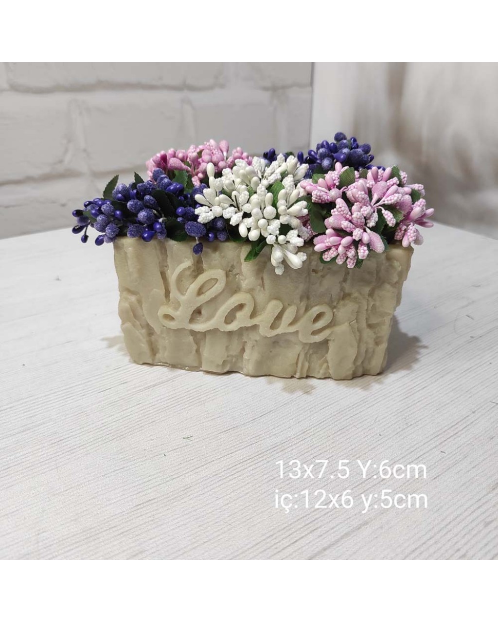 Love Yazılı Kütük Saksı Silikon Kalıp – Romantik ve Doğal Dekoratif Hediye! Love Yazılı Kütük Saksı Silikon Kalıp – Romantik ve Doğal Dekoratif Hediye!